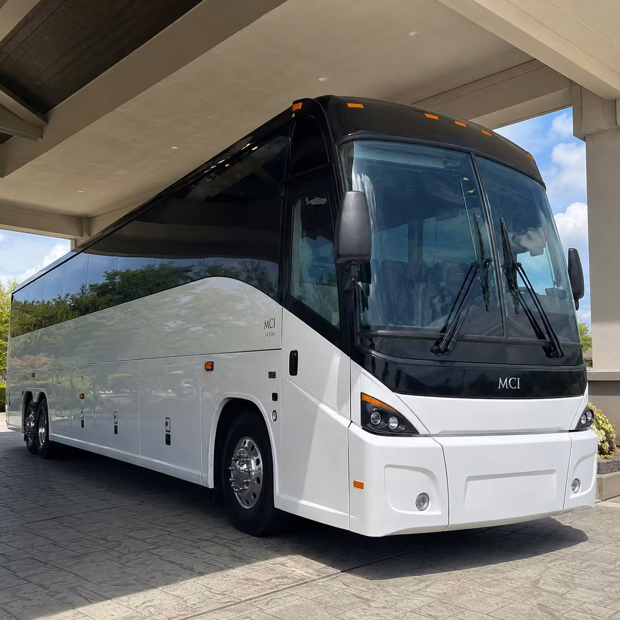 shuttle your simi valley workforce between remote parking and the office without the headache